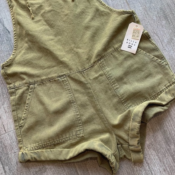 π₯π₯BILLABONG - SALT PLAYSUITπ₯π₯ - Picture 4 of 8